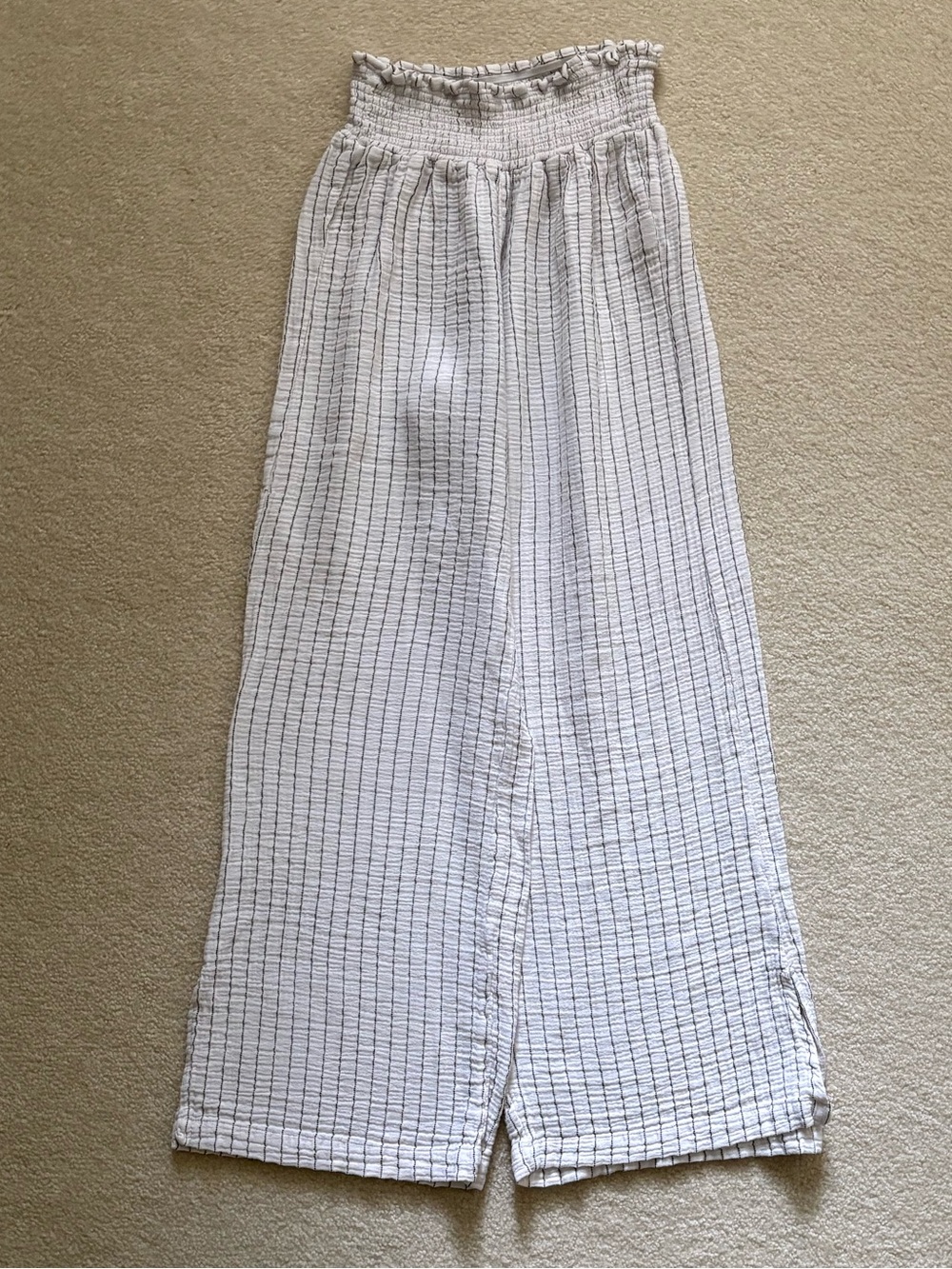 Juniper Blu Women’s Striped Cotton Blend Pants. Size Large.